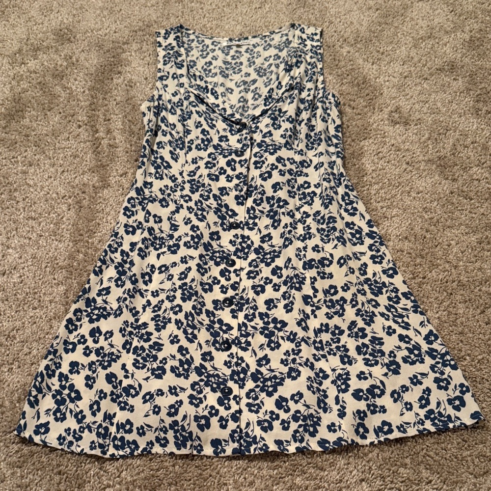 Reformation 'Rilynn' Mini dress Size 8 white/blue floral Pattern Front Button